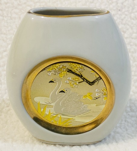 Art chokin vase with - of,