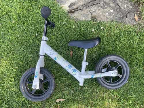 Halfords indi balance bike - indi,