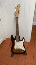 peavey electric guitar “legend”vintage quality & performance, sounds great ! R/H