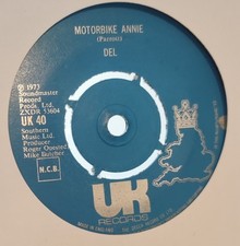 DEL - 1973 - "MOTORBIKE ANNIE / GYPSY GIRL" -  7" SINGL - *LABEL ERROR* - *VG*