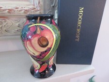 *FABULOUS* MOORCROFT QUEENS CHOICE 46/7 VASE *1ST QUALITY*BOXED* RRP £535*