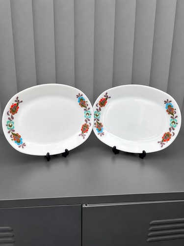 Pair vintage 1970s pyrex - pair,