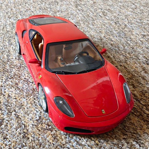 Hot wheels ferrari - hot, 1:18