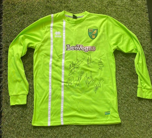 Norwich city signed - city,