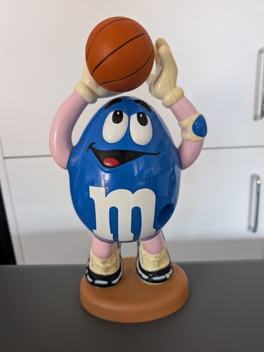 Blue basketball player - m&m,