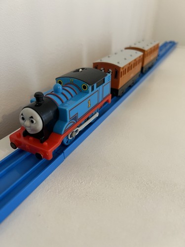 Tomy trackmaster thomas train - tomy,