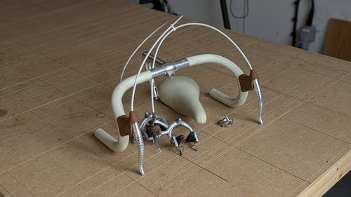 Handlebar/Stem/Brakes/Saddle
