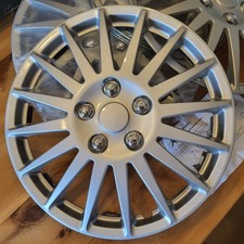 AUTO XS 15 INCH WHEEL TRIM HUB