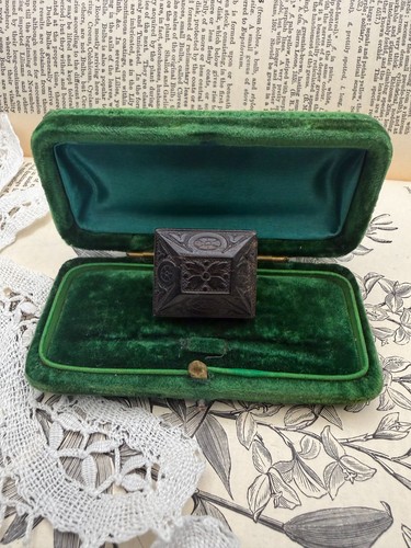 Antique victorian carved bog - victorian,