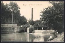 Old postcard Troyes, Le Déversoir des Charmilles 