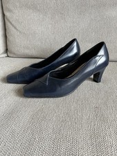 Pavers navy blue square toe court shoes size UK 5