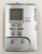DAT Walkman Model TCD D100