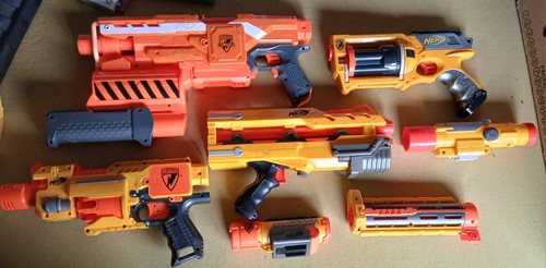 Nerf assorted guns bundle - nerf,