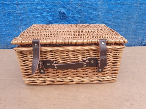 Vintage wicker picnic - vintage,