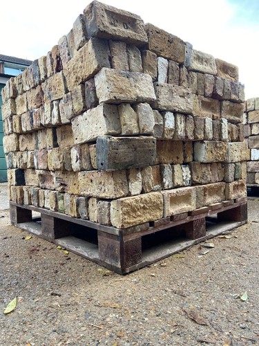 Yellow stock bricks - 🧱, 🧱