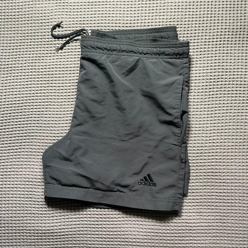 Men small dark - small,