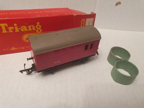 Triang railways r123 horse box - triang,