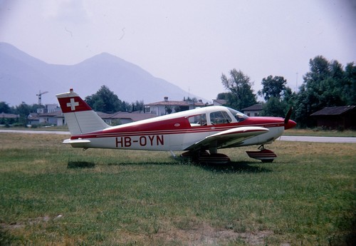 Piper cherokee oyn at - hb-oyn,,