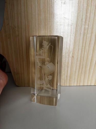 Laser etched hologram - 3-d,