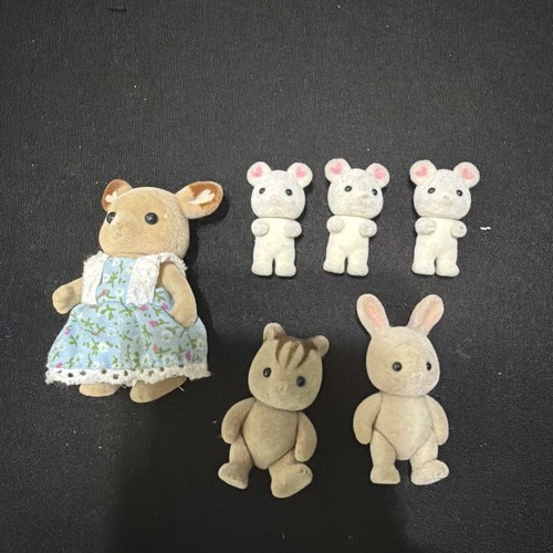 Calico critters lot 6 - critters, of