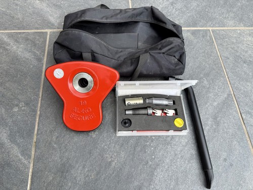 Caravan wheel lock with - caravan,