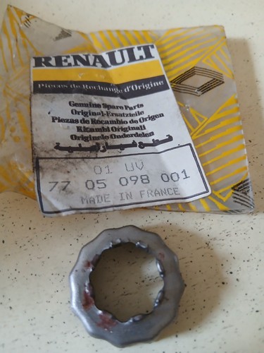 Rear hub bearing locking - hub,