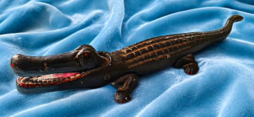 Vintage cast metal - metal, alligator
