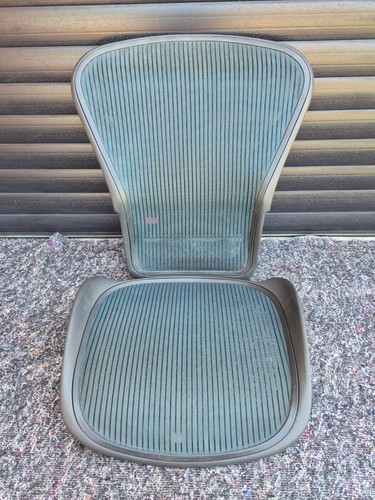 Herman miller aeron - miller, b