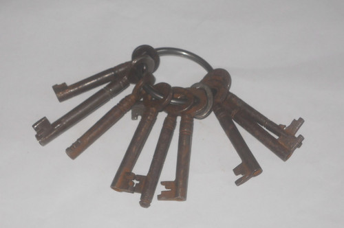 Bunch old vintage keys - bunch, 10