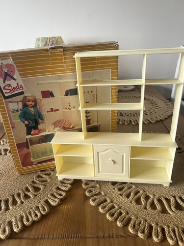 Vintage sindy 1984 wall - vintage, unit