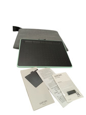 Wacom Intuos Bluetooth Graphics Drawing Tablet Model  CTL4100WL Green Turns On 