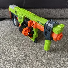 NERF ZOMBIE STRIKE  DOOMINATOR  24 DART  TOY GUN Christmas present? 