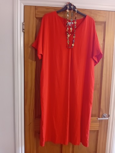 Marks spencer tomato red - &,