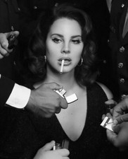 LANA DEL REY SMOKING LIGHTERS