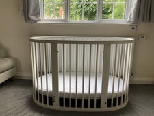 Stokke Sleepi White Baby| Children  Cot/ Bed/ Crib V2 Model  Mattress Used 