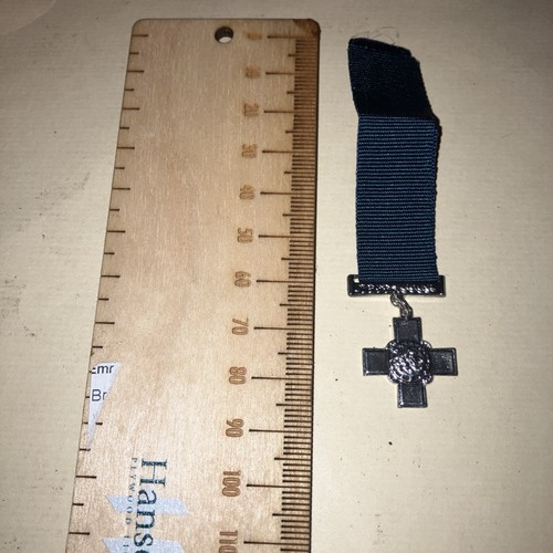Miniature replica george cross - george,