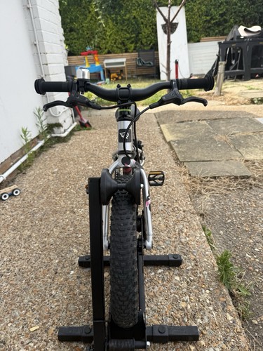 Early rider seeker - seeker,