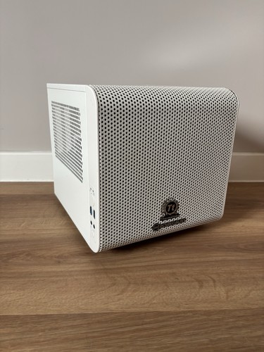 Thermaltake core snow - v1,