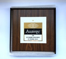 AMWAY  WOODEN  AWARD  PLAQUE  IN BOX