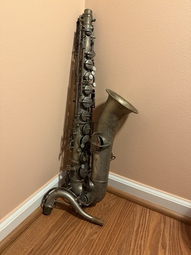 Vintage elkhart saxophone - elkhart,