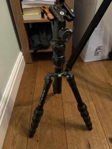 Three legged thing leo tripod - thing,