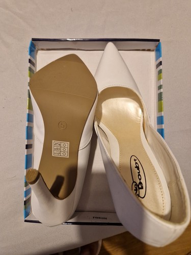 White stilleto shoes size - white, shoes,