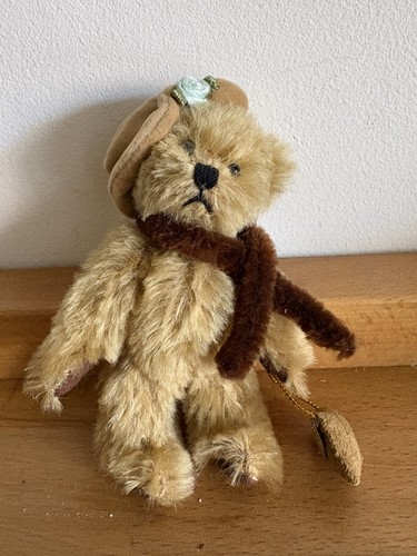 Miniature teddy bear susan - by,