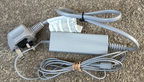 Nintendo wii gamepad charger - nintendo,