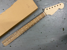 ELECTRIC GUITAR  21 FRET MAPLE