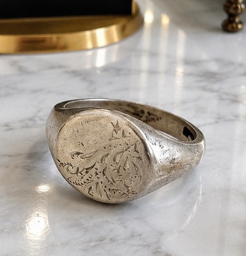 Vintage signet ring - signet,