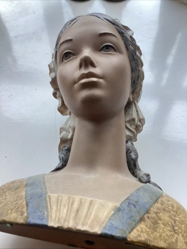 Lladró porcelain lady bust - “lladró,