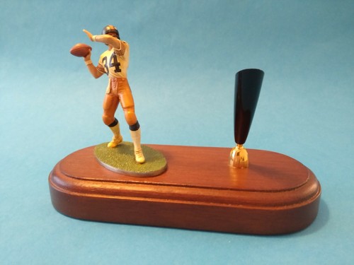 American footballer trophy - ,