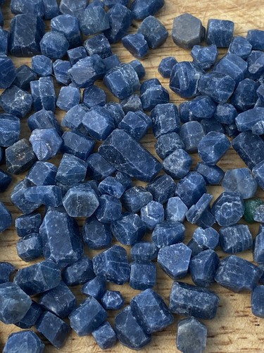 Sapphire rough fine quality - rough,