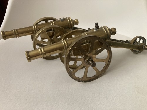 Vintage brass model field - x,